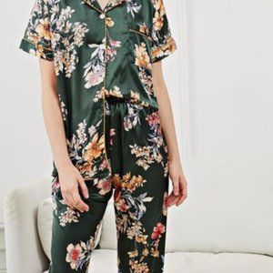FREE W/ PURCHASE Romwe Silky Floral Pajama Set